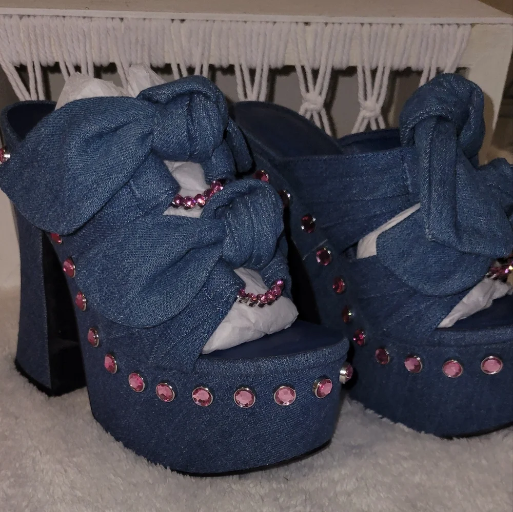 Sugar Thrillz Strike A Pose Denim Platforms - Picture 1 of 10